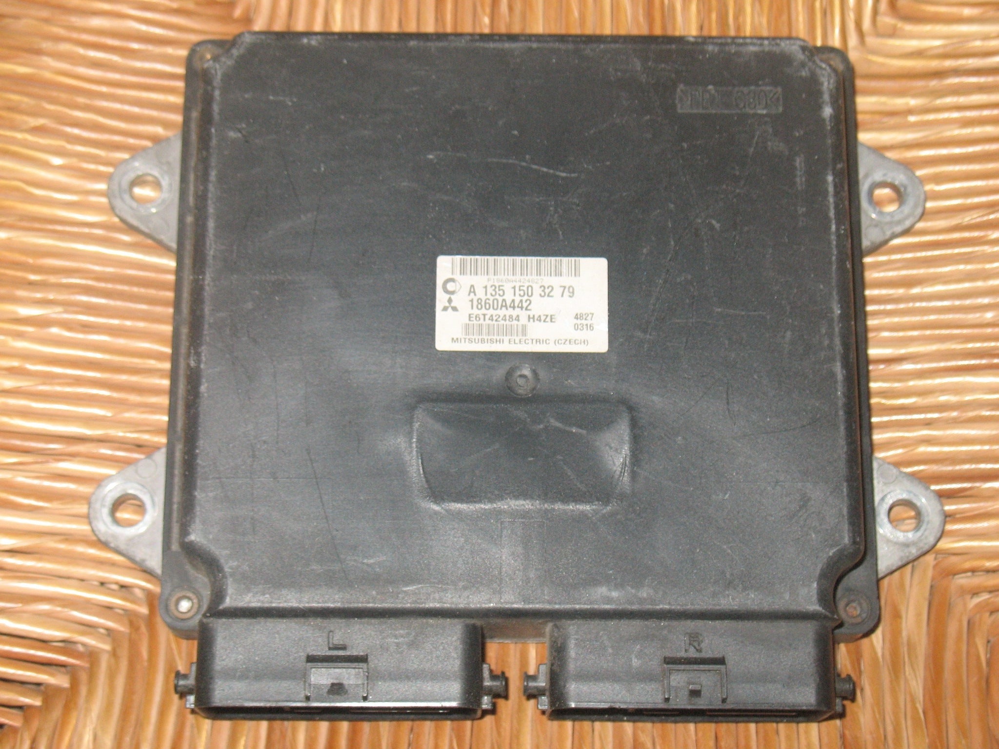 Mitsubishi Colt motore centralina A1351503279 1860A442