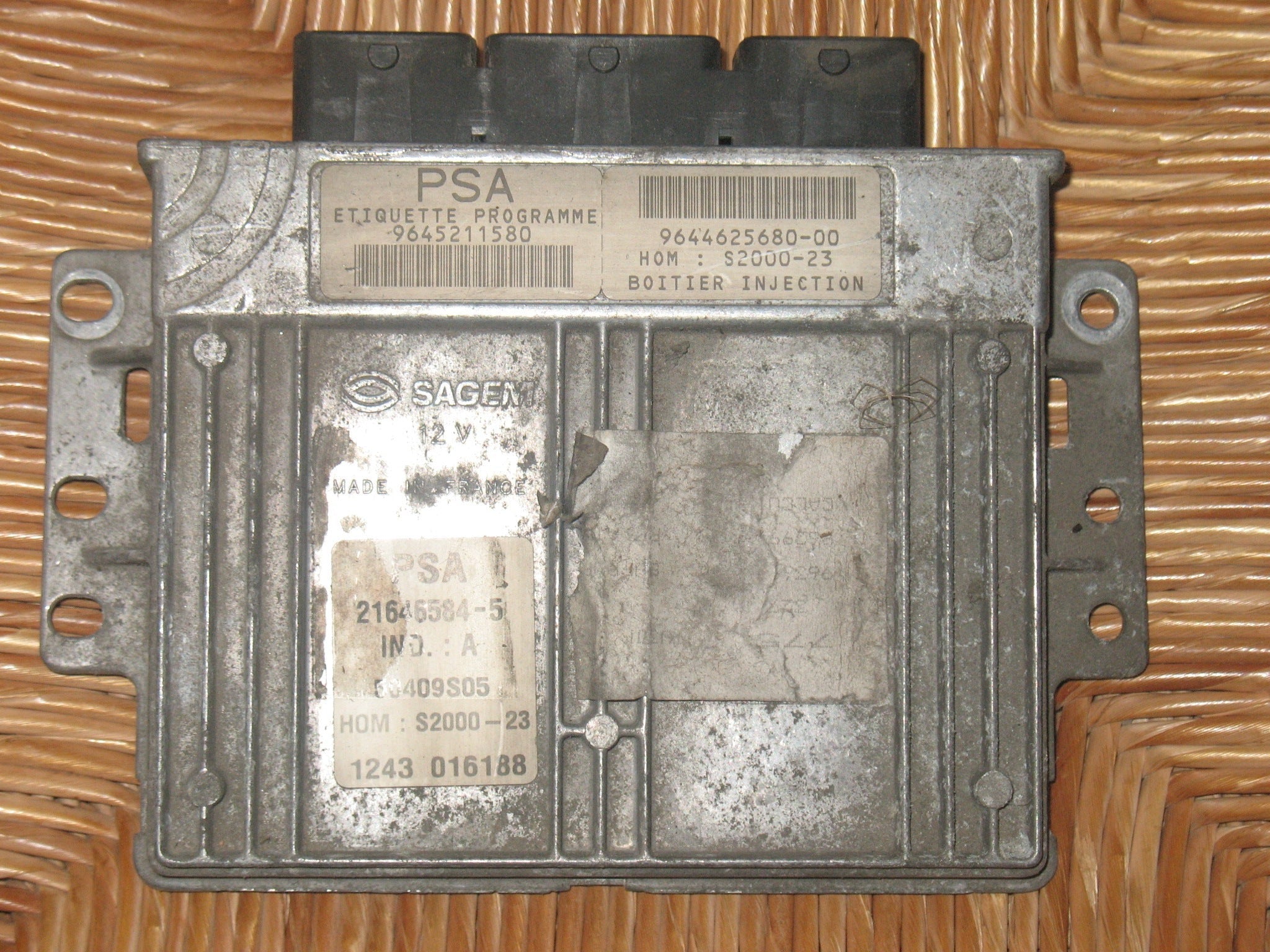 ECU PEUGEOT 206 1.4 SAGEM 21646584-5 9645211580 964462568000 S2000-23