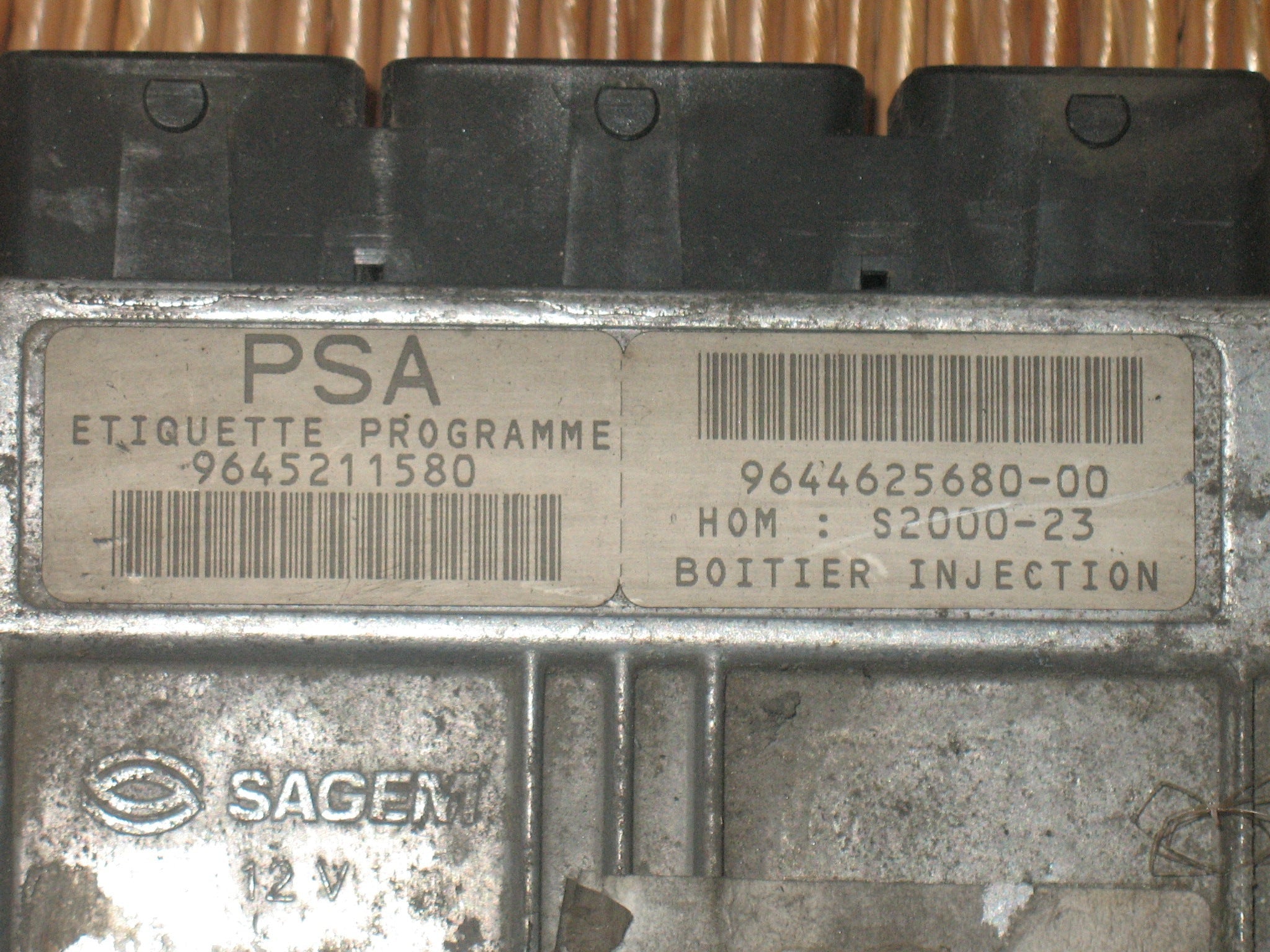 ECU PEUGEOT 206 1.4 SAGEM 21646584-5 9645211580 964462568000 S2000-23