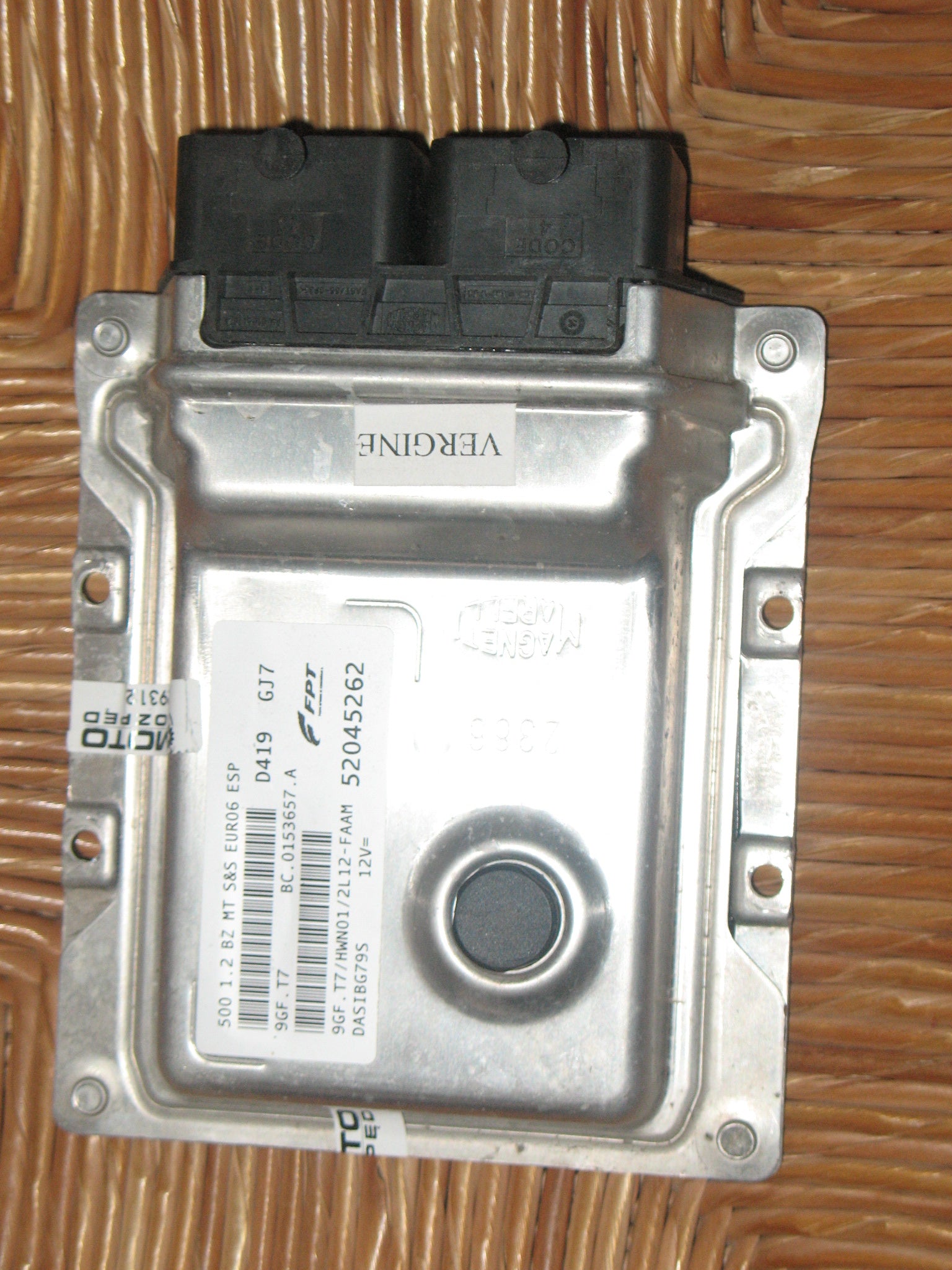 ECU CENTRALINA FIAT 500 1.2 GG28 52045262 9GF.T7 HWN01 BC.0153657.A