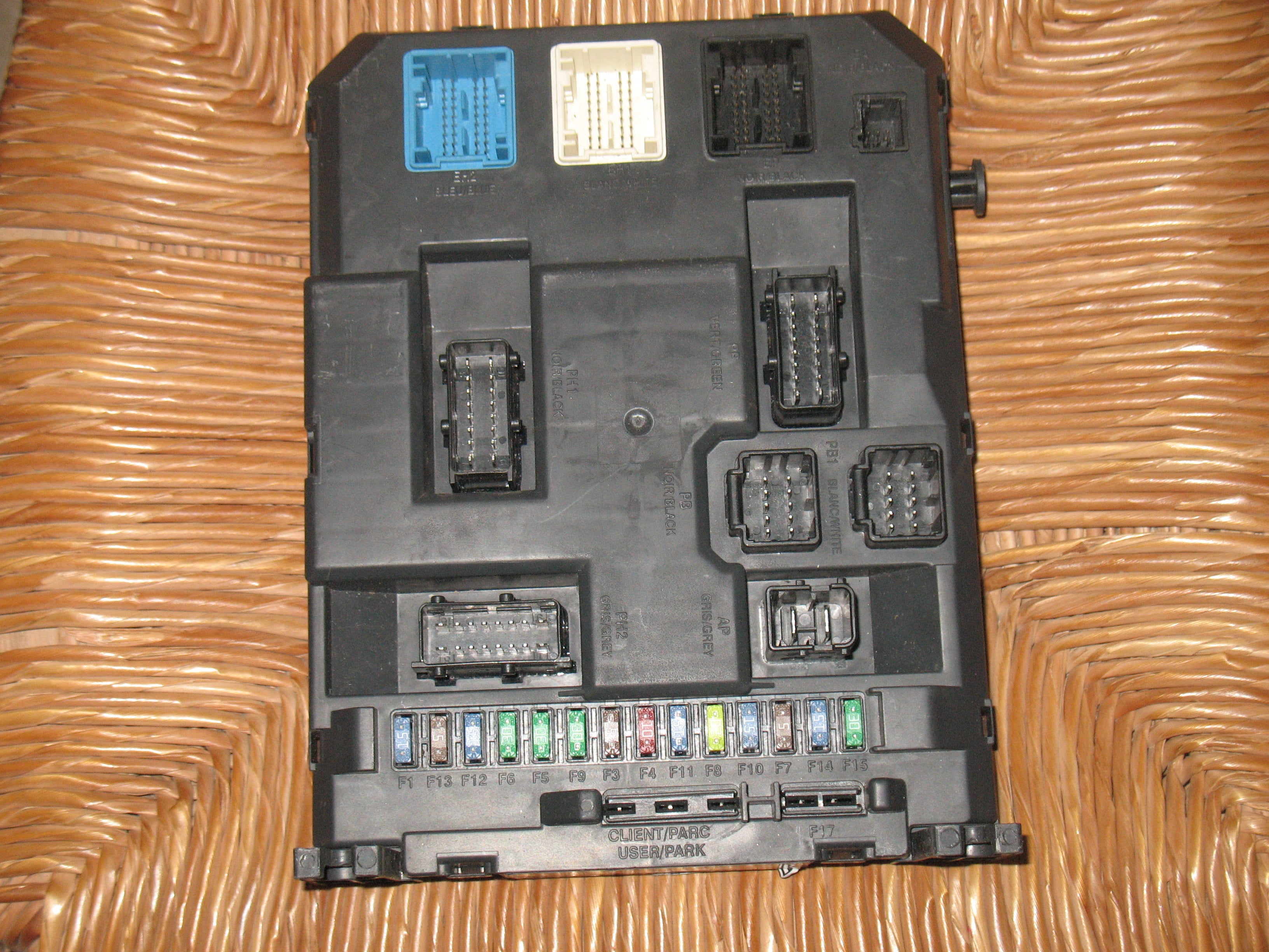 ECU BODY COMPUTER citroen c3 PEUGEOT 1.4 hdi 9666951980 orbsiev.×01-00