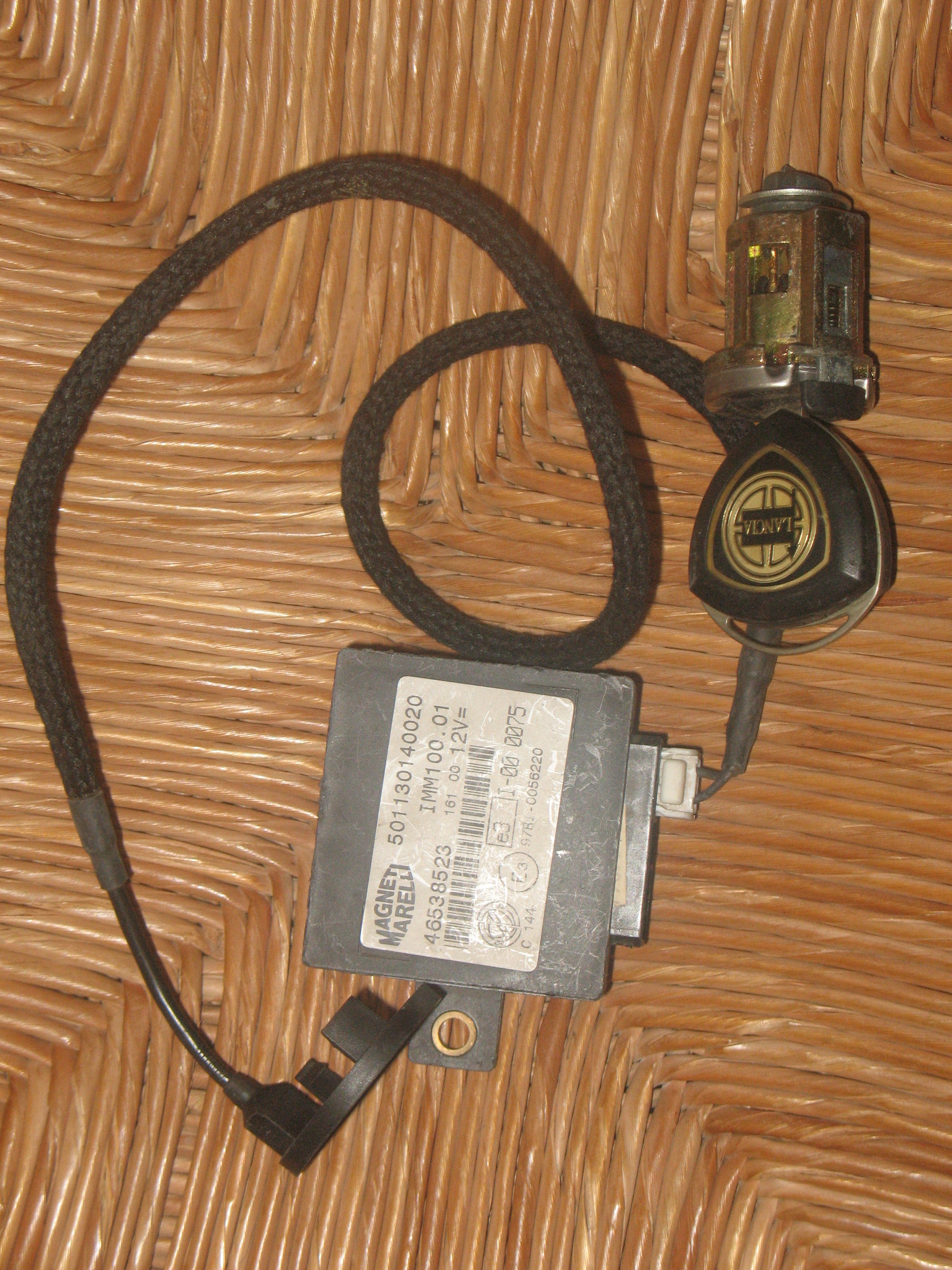 CENTRALINA IMMOBILIZER ANTENNA FIAT MULTIPLA MAGNETI MARELLI 501130140020 NUMERO 46538523 con chiave