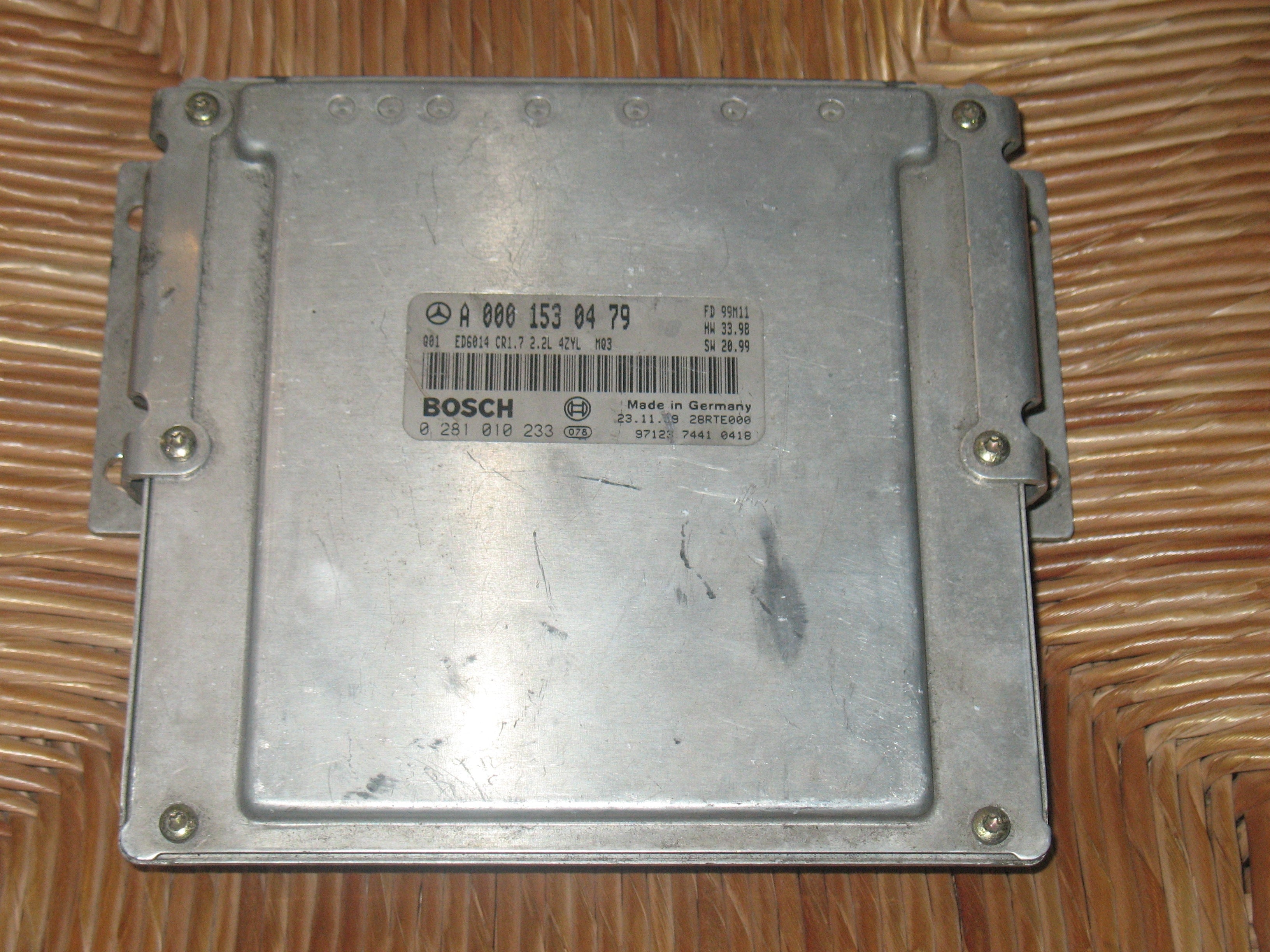 CENTRALINA MOTORE MERCEDES VITO 2.2 220 CDI BOSCH 0281010233 0 281 010 233 A0001530479 A 000 153 04 79 0001530479