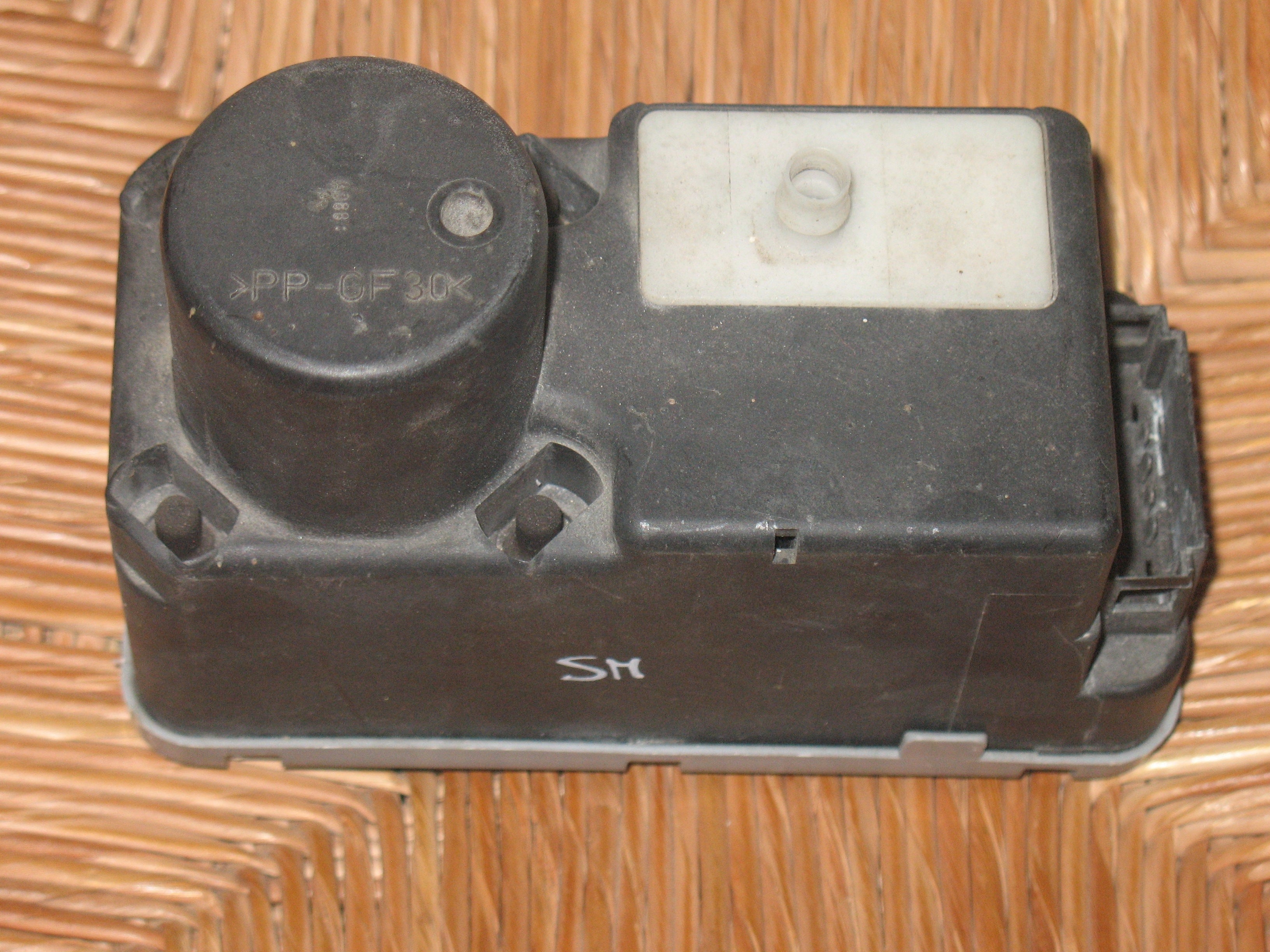 POMPA VOTO SERRATURE VW POLO III (6N1) 60 1.4 1H0962257J