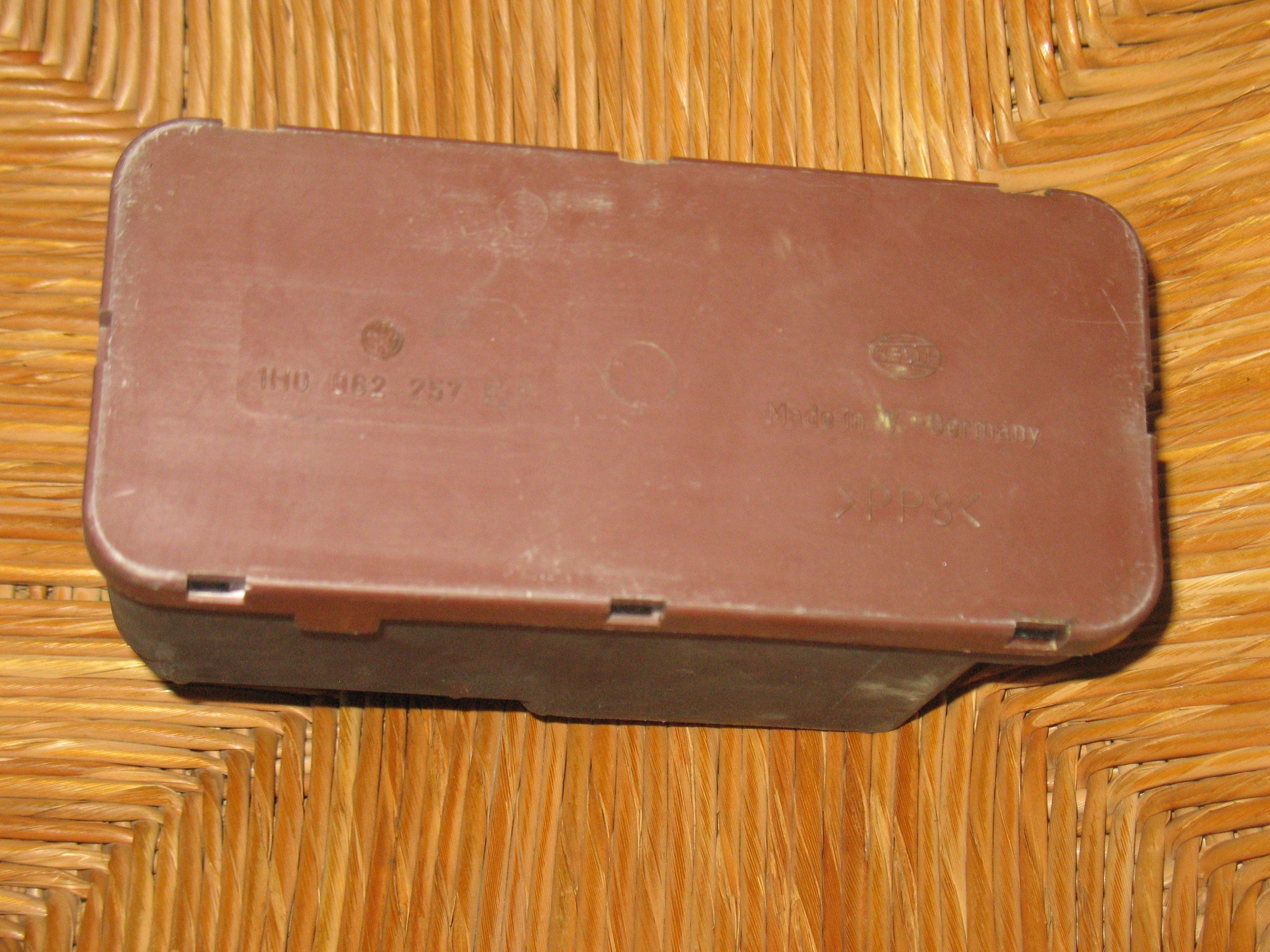 COMPRESSORE CHIUSURE CENTRALIZZATE VOLKSWAGEN POLO 1997 1H0962257F SC14A