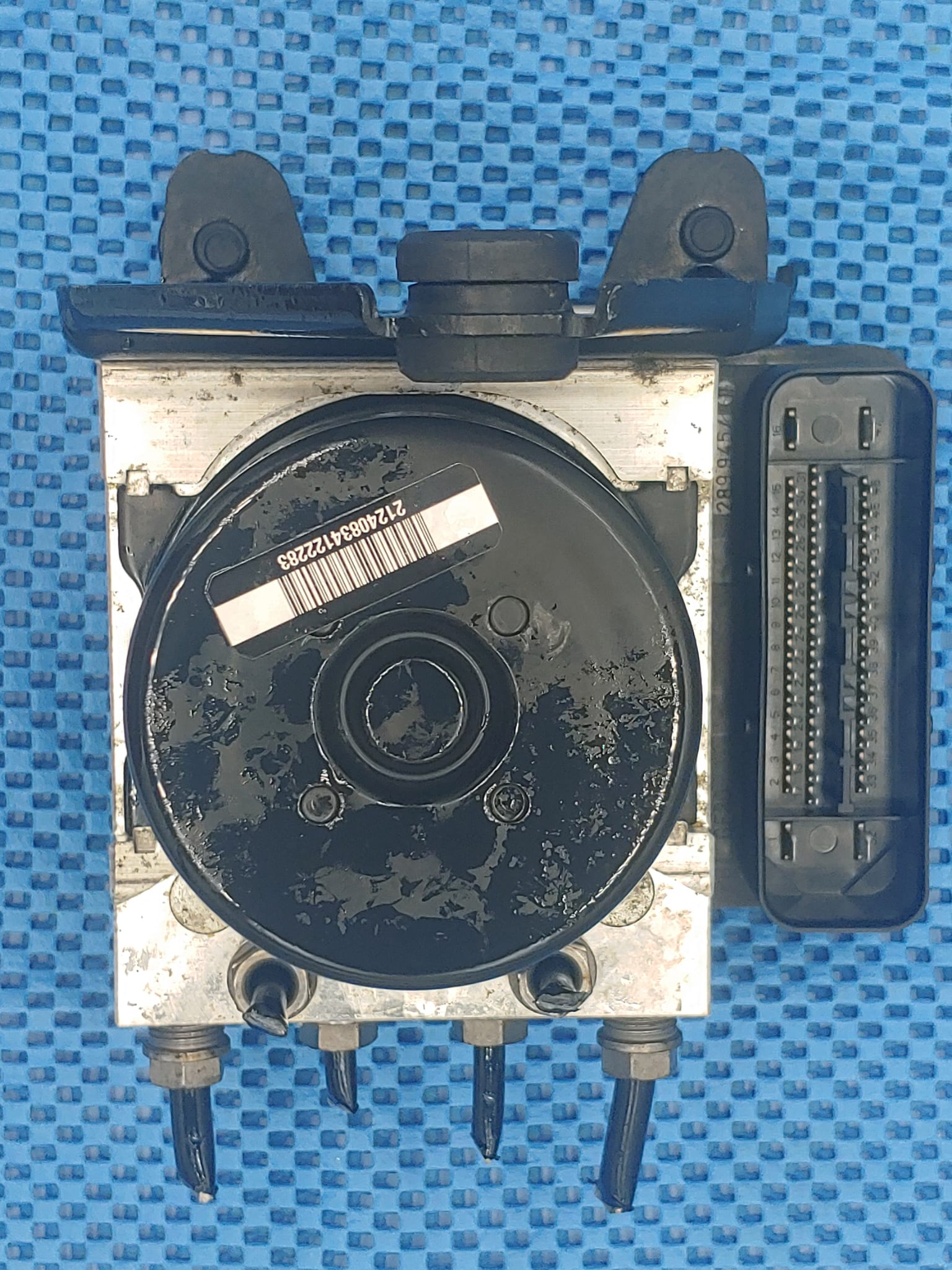 ABS VW GOLF 68Z22L76807Z12 - 1K0 907 379 AE - 1K0 614 517 BE