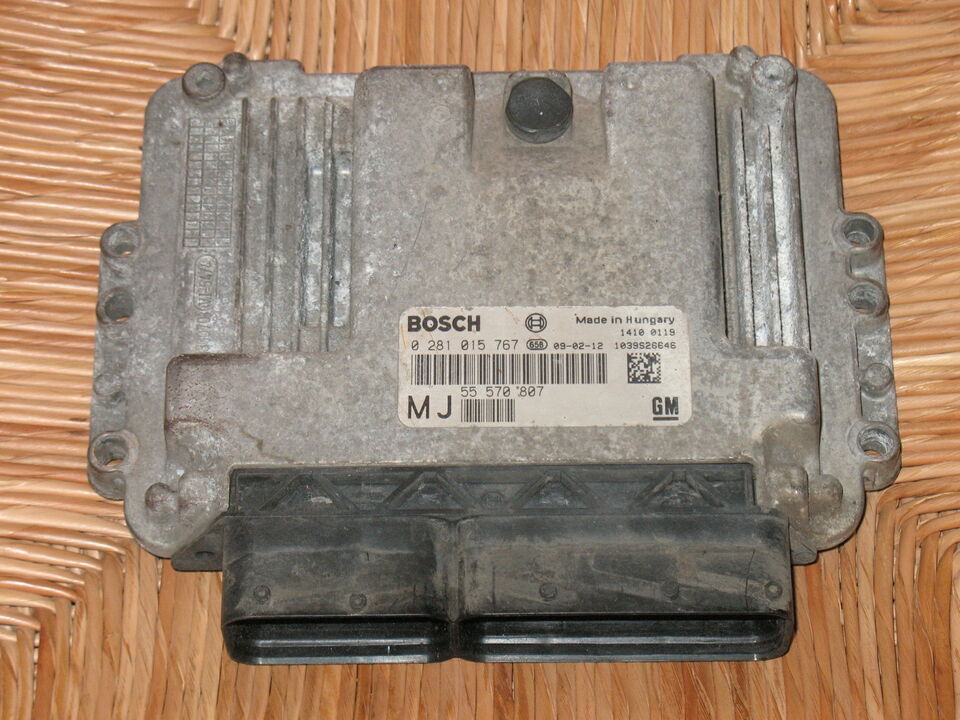 ECU OPEL ZAFIRA ASTRA 1.9 CDTI 0281015767 GM 55570807 EDC16C39