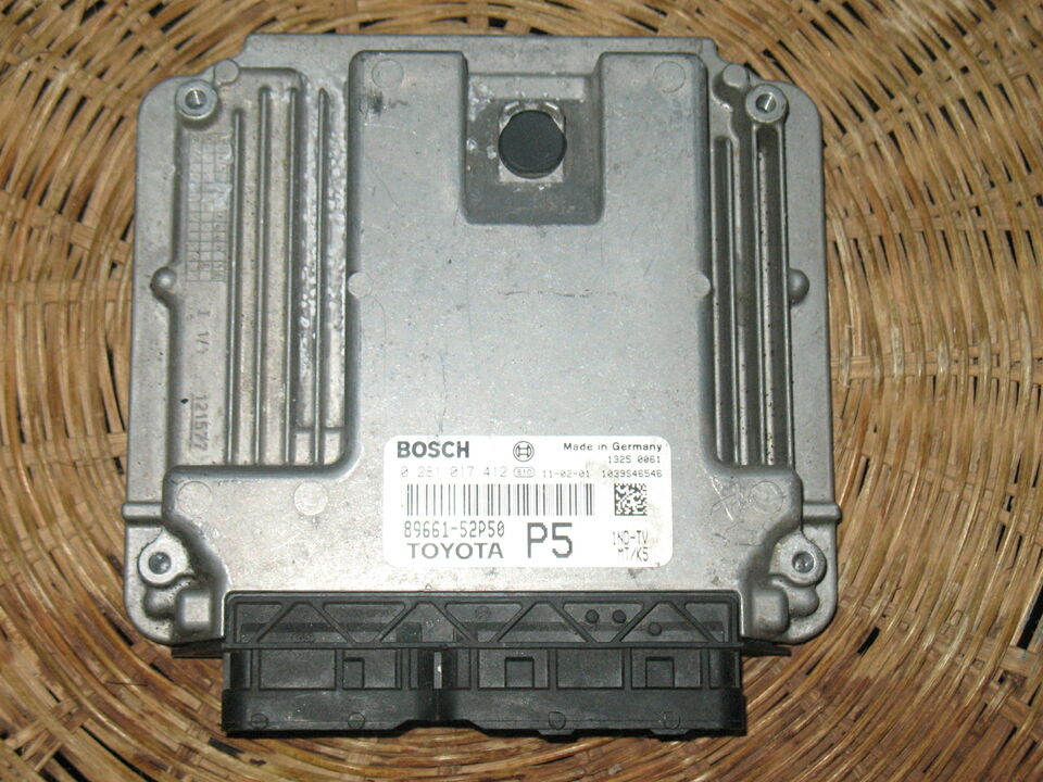 ECU Toyota Verso 1.4 2010 BOSCH 0281017412 8966152P50 EDC17CP37