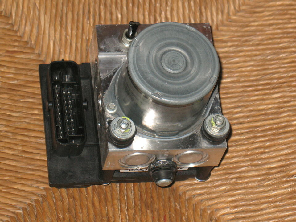 POMPA ABS OPEL CORSA D 0265230332 0265951015 5655L9030909