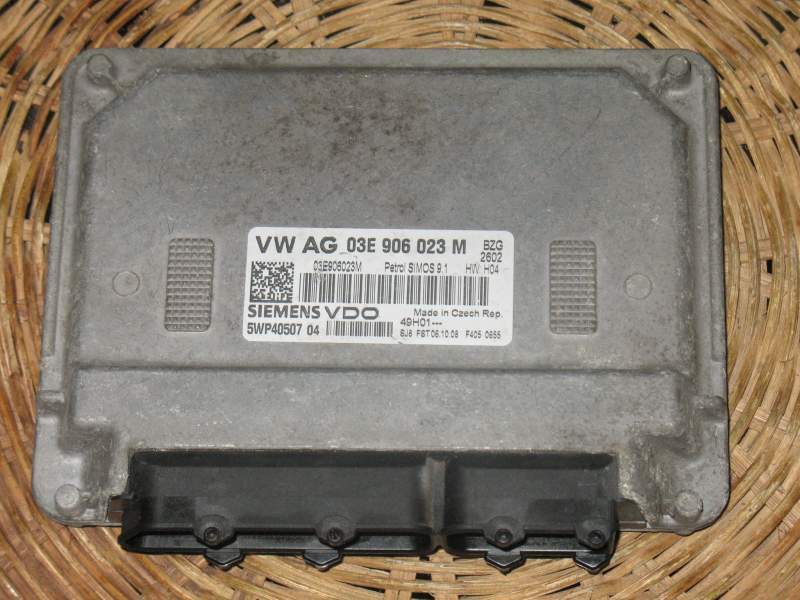ECU VW SEAT IBIZA 1.2 VDO 5WP4050704 03E906023 M 03E906023M