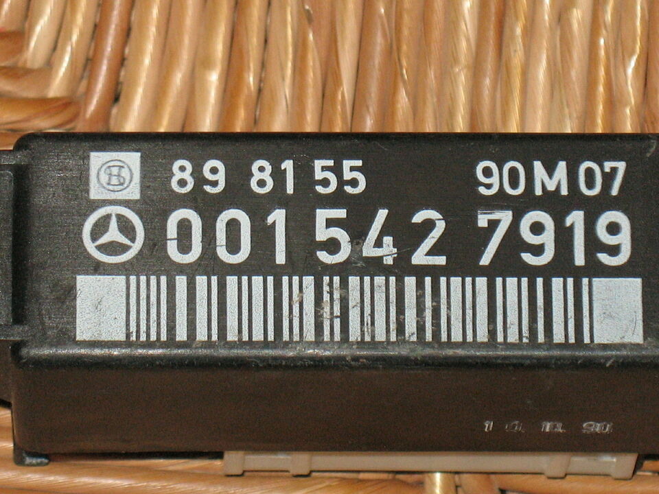 Mercedes wiper relay 0015427919 898155 R129 SL 90-98 500SL SL500