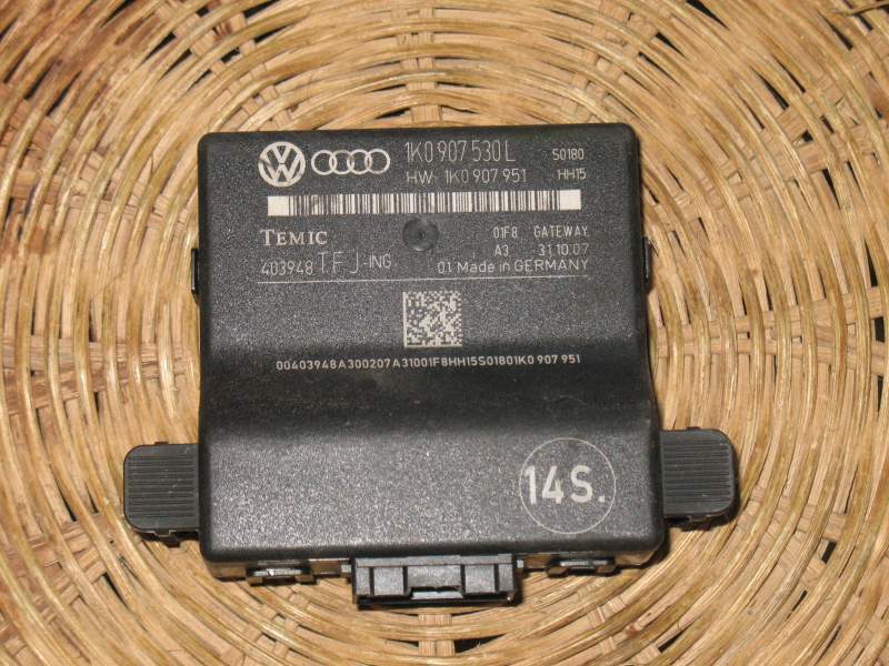 Ecu gateway volkswagen audi temic 1k0907530L HW 1k0907951