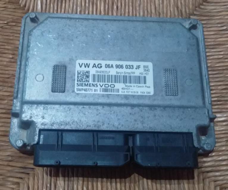 ECU VW GOLF VI 1.6 Simos 7PP 06A906033JF HW:H01 5WP40771 01