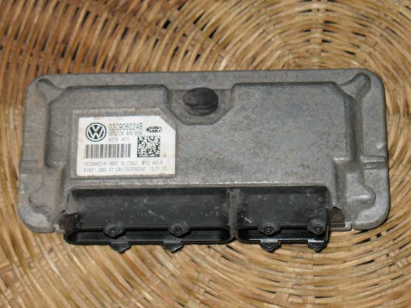ECU ECU SKODA FABIA 03C906024B 03C 906 024 B 61601.393.07 CR1