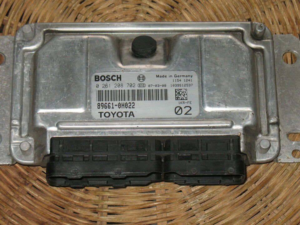 ECU TOYOTA AYGO C2 1.0 2007 BOSCH 0261208702 89661-0H023 M7.9.5