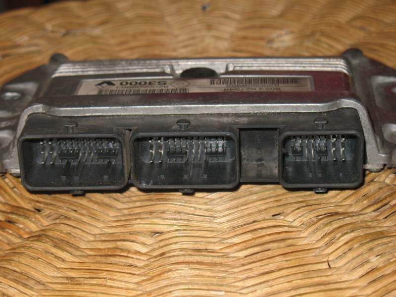 ECU RENAULT MEGANE 2.0 21585422-0A, 215854220A, 8200509965