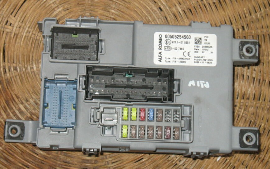 Body computer fiat alfa mito 00505254560 505254560 blu
