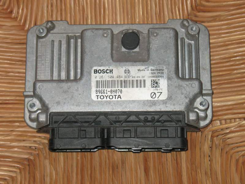 ECU TOYOTA AYGO 1.0 0261S04464 89661-0H070 07 ME7.9.52