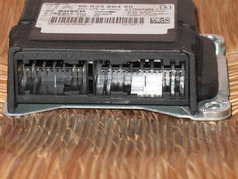 PEUGEOT 208 SRS Airbag ECU Modulo 9803380480 0285011402