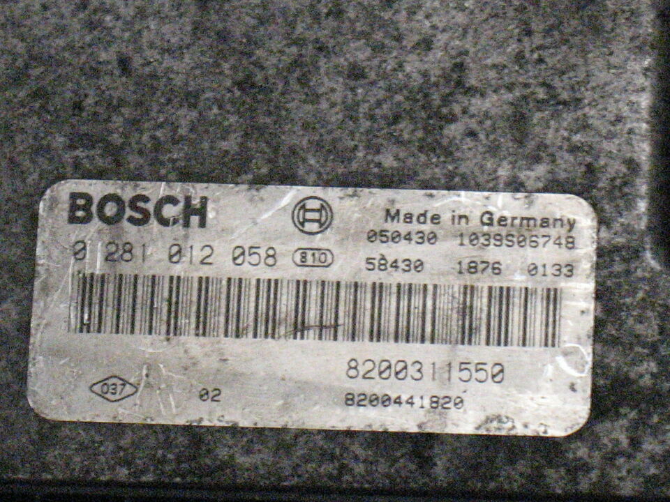 ECU RENAULT 2.2 DCI 0281012058 8200311550 8200441820