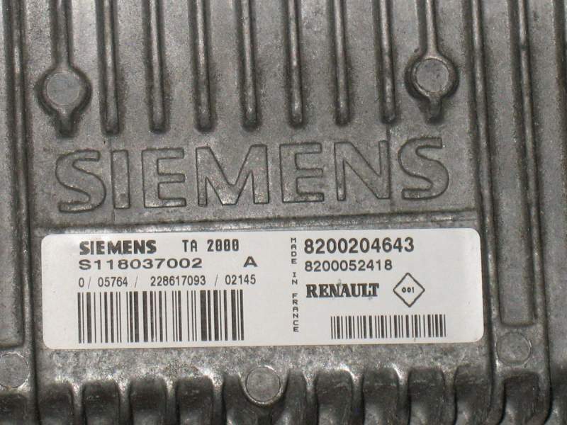 ECU Renault Clio II 8200204643 S118037002 Bj 02 1.4 L 16 V