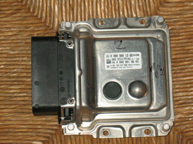 ECU MERCEDES E220 E2.1 0281032647 DCU17PC42 A0009001908