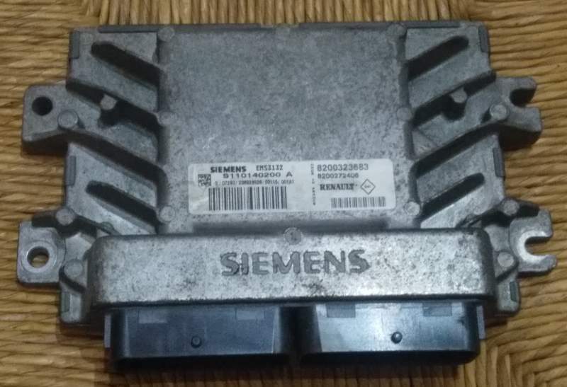 ECU RENAULT S110140200A 8200323683 8200272406 EMS3132