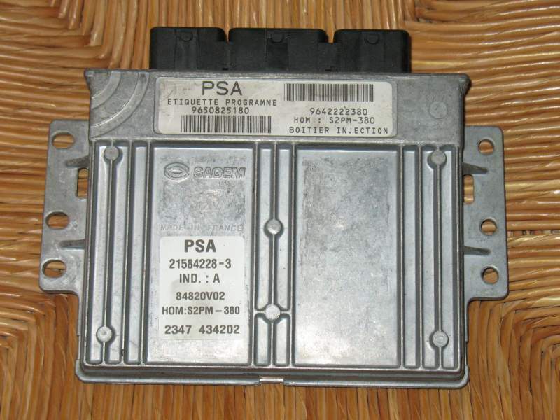 ECU 84820V02 CITROEN C3 1.4 8V 9650825180 9642222380 S2PM-380