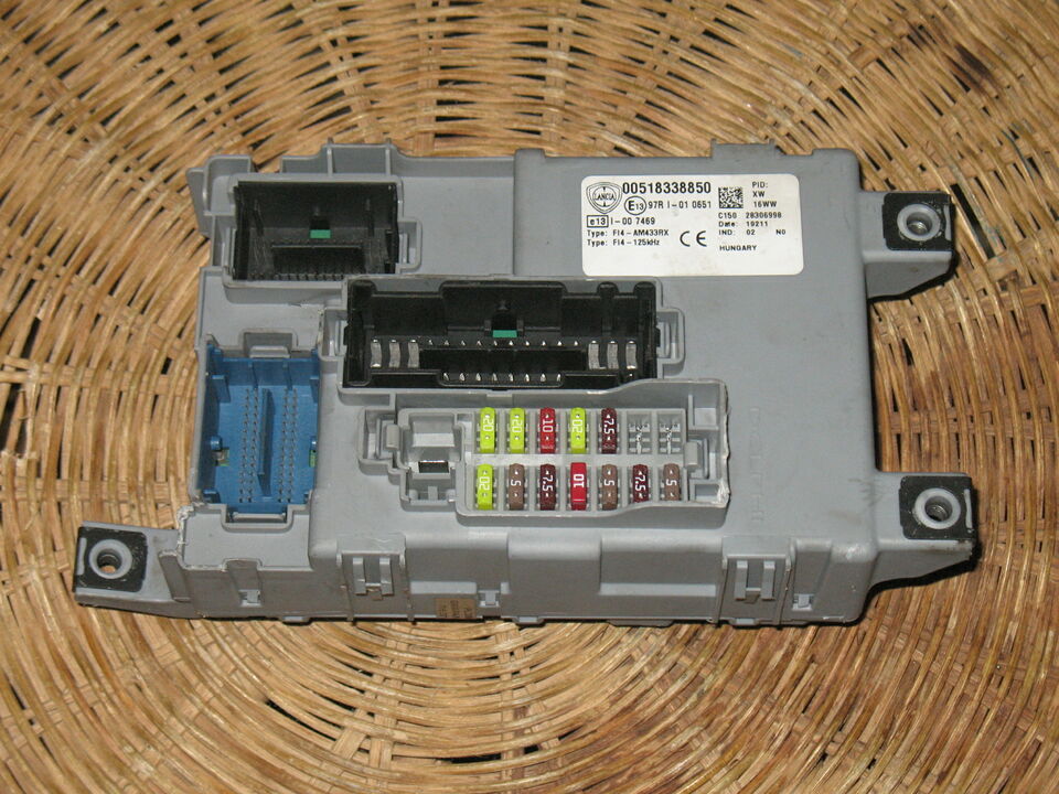 Lancia ypsilon body 00518338850 ecu FUSIBILI 518338850 BLU