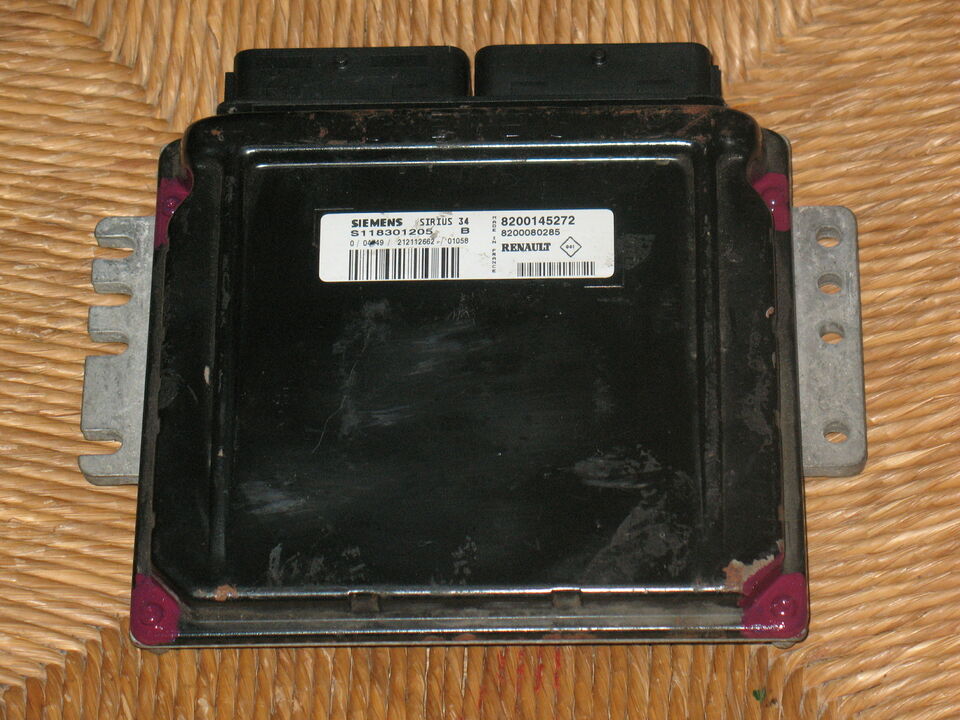 ECU RENAULT SIRIUS 34 S118301205B S118301205 B 8200145272