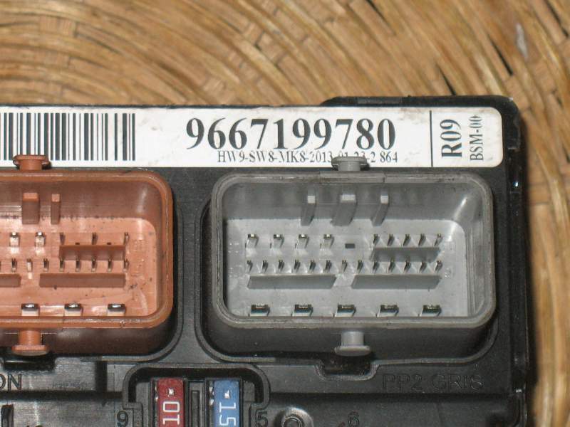 Fuse box citroen c3 picasso peugeot 207 9667199780 r09 bsm-00