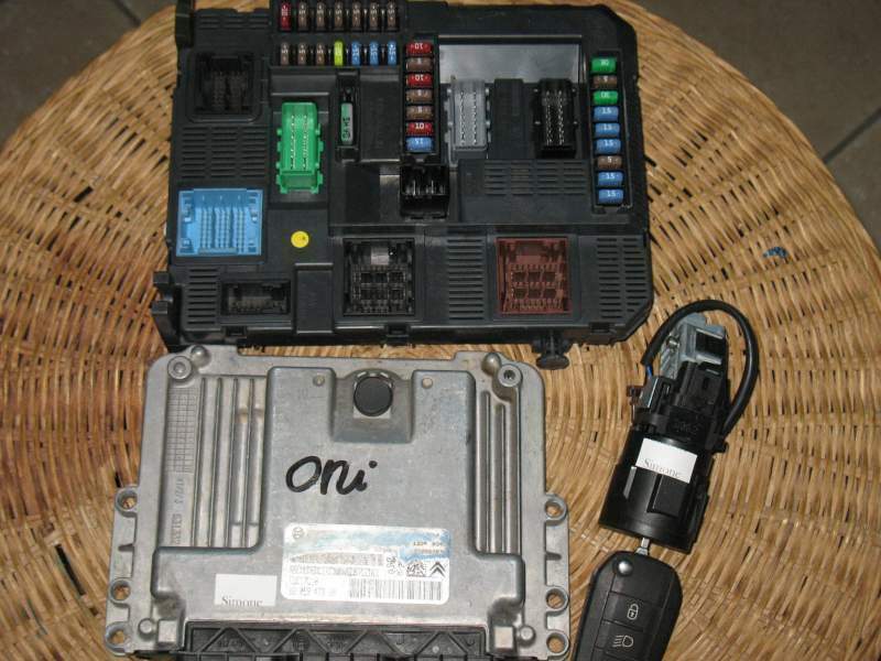 KIT FUSIBILI ECU Berlingo, 9805947380, MODULE 9678355980