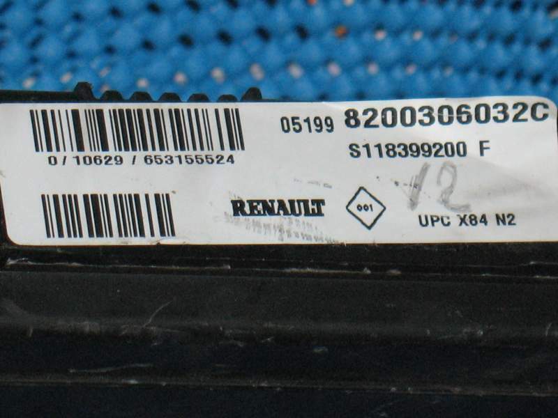Ecu scatola fusibili renault megane 1.5 8200306032c s118399200f