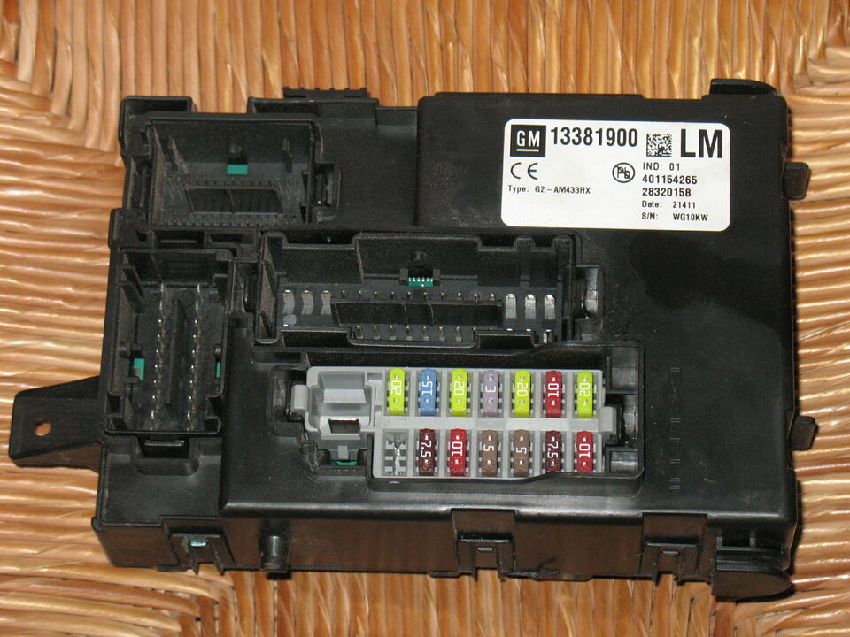 Meriva B Comfort ECU 13381900 LM 401154265 28320158 EIS00551949