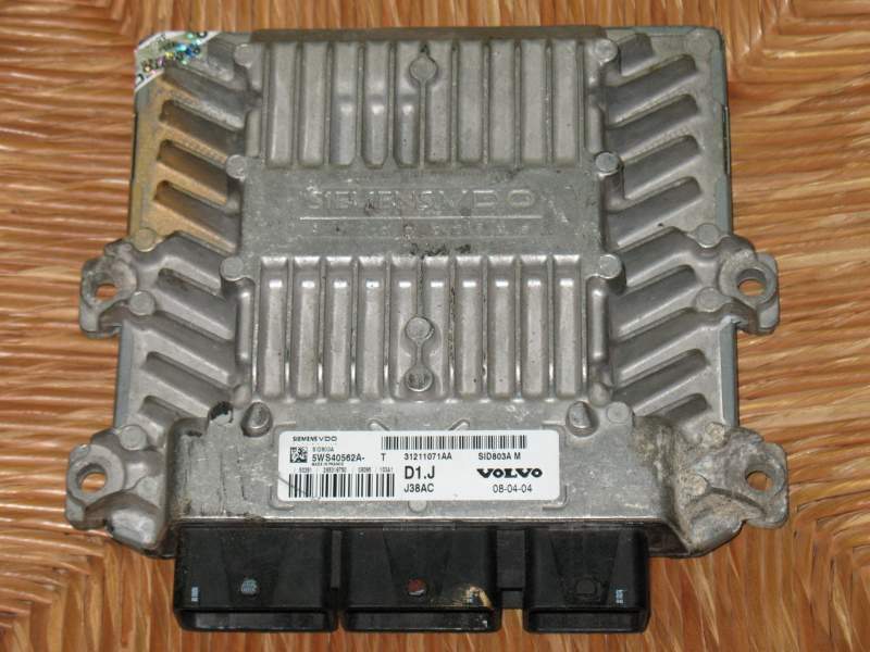 ECU VOLVO SIEMENS 5WS40562A-T 31211071AA SID803A 5WS40562AT D1.J