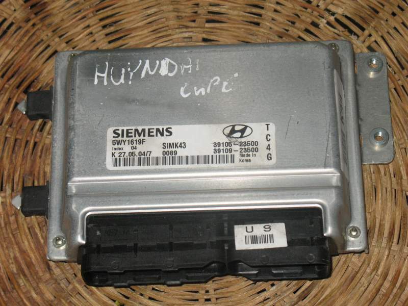 ECU Hyundai Coupe 2.0 5WY1619F 39105-23500 SIMK43