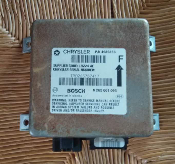 Ecu centralina chrysler voyager 0285001093 np4686256