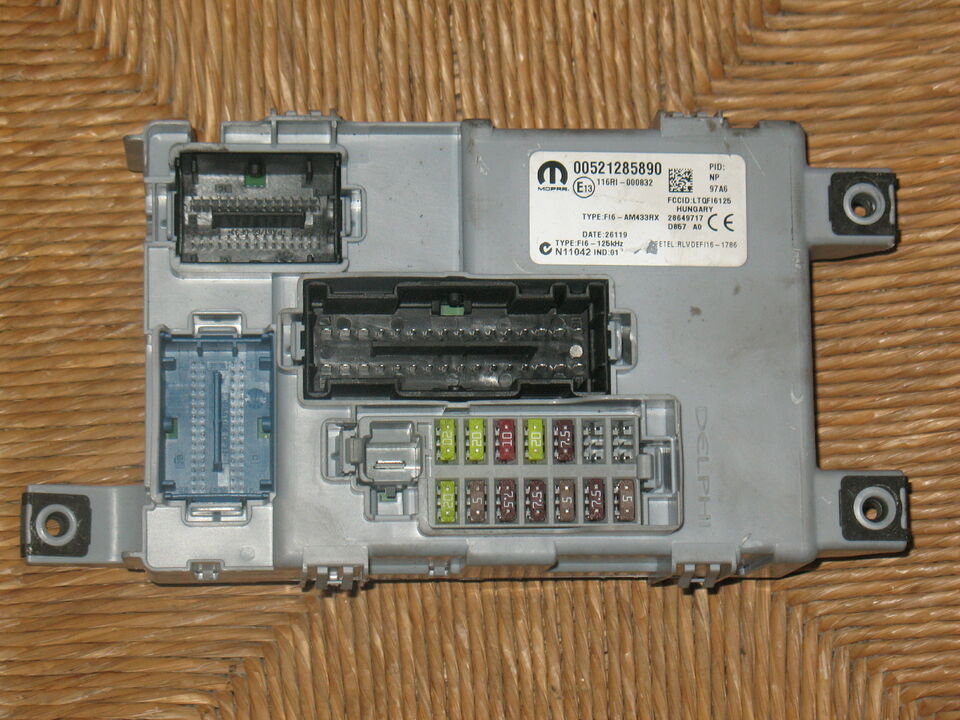 Body computer fiat panda cross 1.2 00521285890 521285890 blu