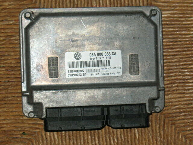 ECU VOLKSWAGEN GOLF V 1.6 06A906033CA 5WP40203 04 SIMOS 7.1