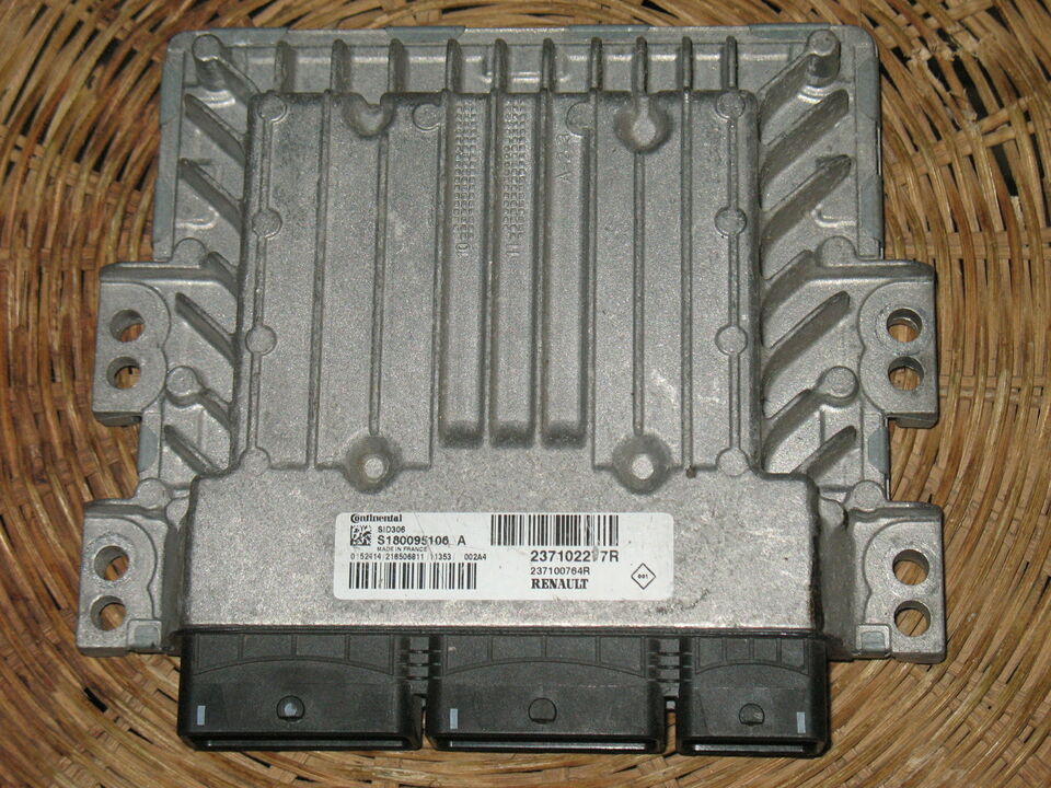 ECU motore 1.5 DCI Renault Duster 10 - OE: 237102277R sid306 S180095106 A