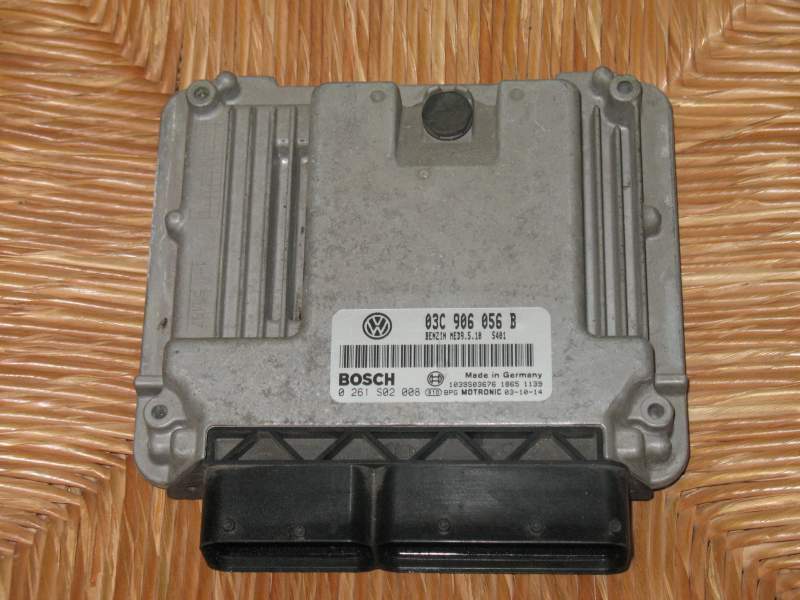ECU VW GOLF V 1.6 FSI 03C906056B 0261S02008 MED9.5.10