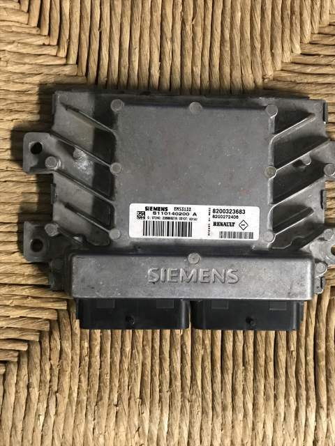 ECU Renault Clio II Siemens EMS3132 8200323683 8200272406