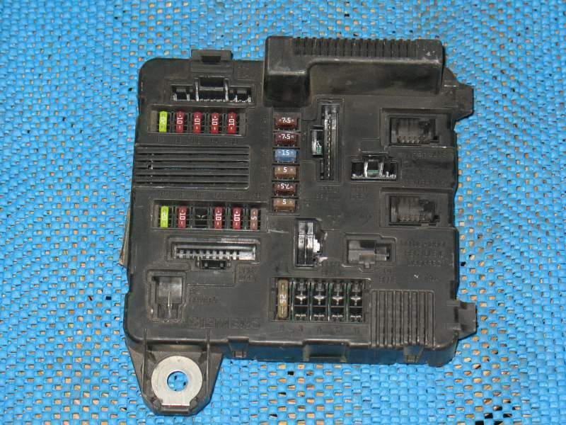 Ecu scatola fusibili renault megane 1.5 8200306032c s118399200f
