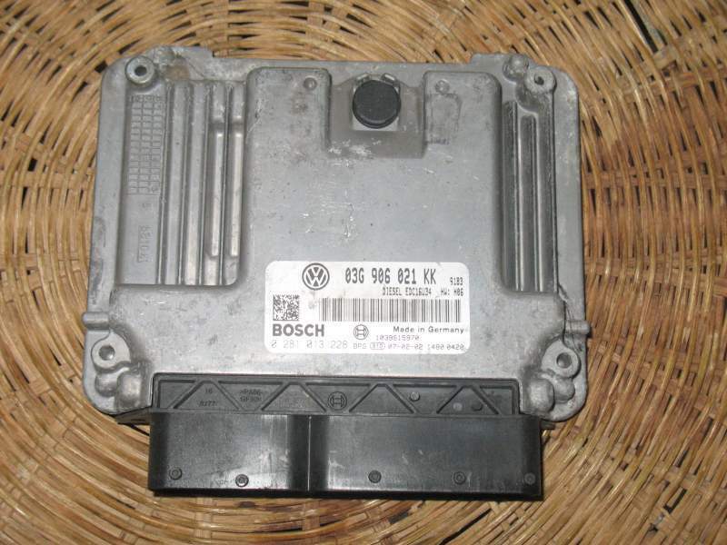 ECU GOLF 2.0 TDI BOSCH 0281013228 03G906021KK EDC 16U34-3.42