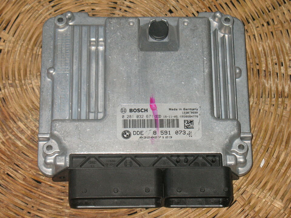 ECU CENTRALINA BMW SERIE 5 F10 520D 0281032671 DDE 8591073 EDC 17C50-6.58