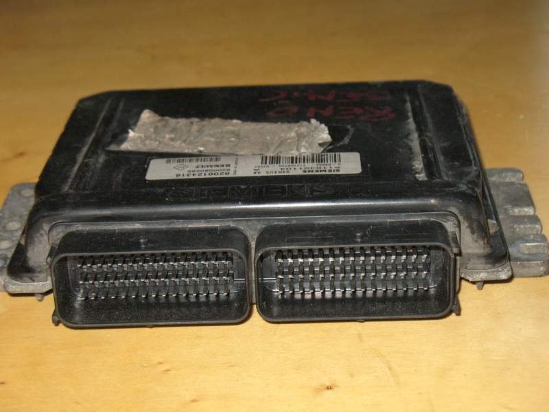 ECU SIEMENS S118301104A 8200124318 - 8200080285 MEGANE SCENIC