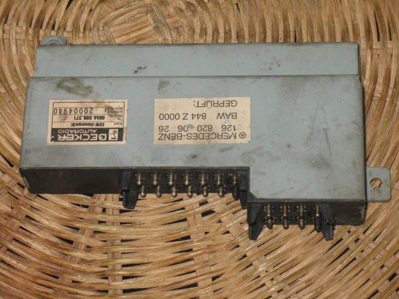 Mercedes-Benz W126 560SEL Autoradio Alarm Unit A 1268200626