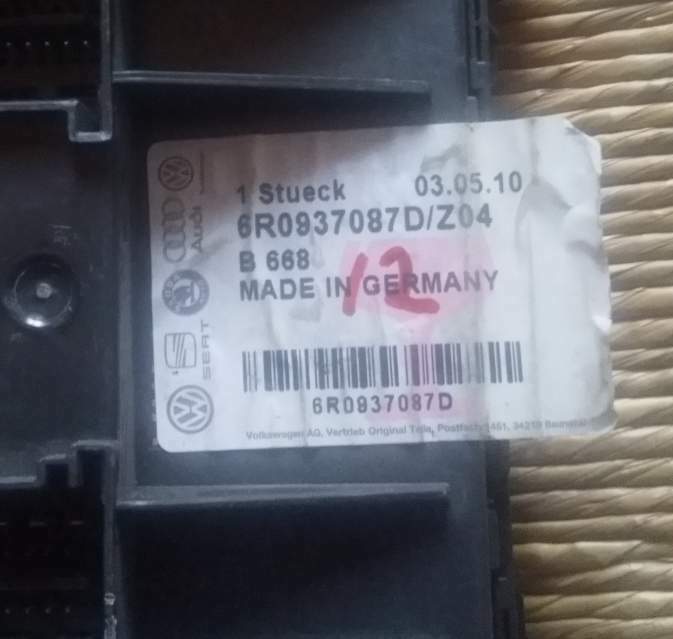 Body computer seat vw 6r0937087d z04 b668