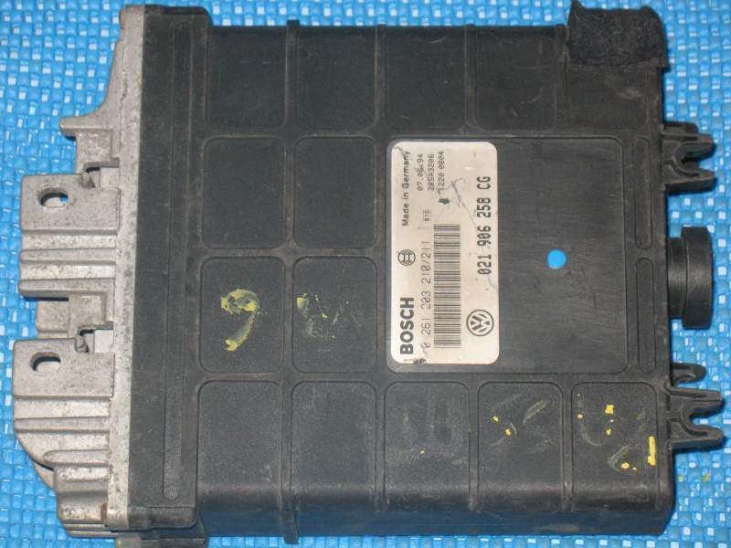 ECU VW GOLF III PASSAT VR6 0261203210 /211 BOSCH 021906258 CG