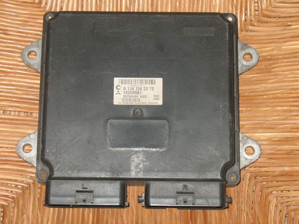 Smart Forfour 1.1 ECU A1341502079 E6T42493 1860A561 MITSUBISHI